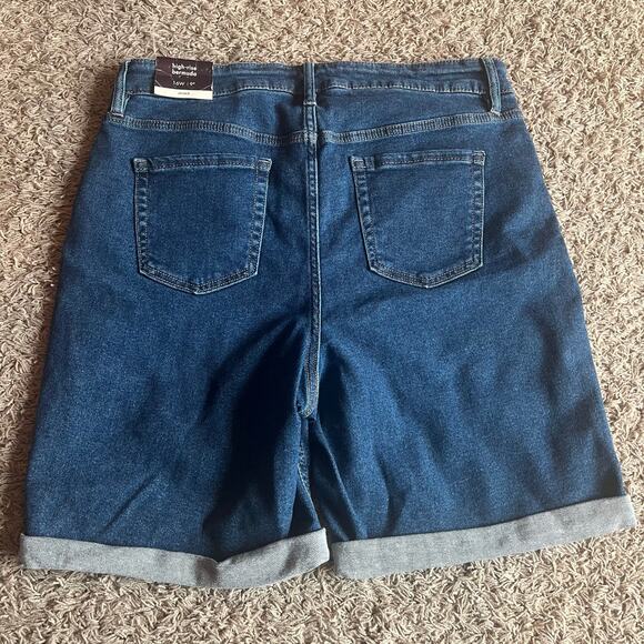 NWT! Ava & Viv Medium Wash High Rise Bermuda Shorts Size 16W - Picture 2 of 7